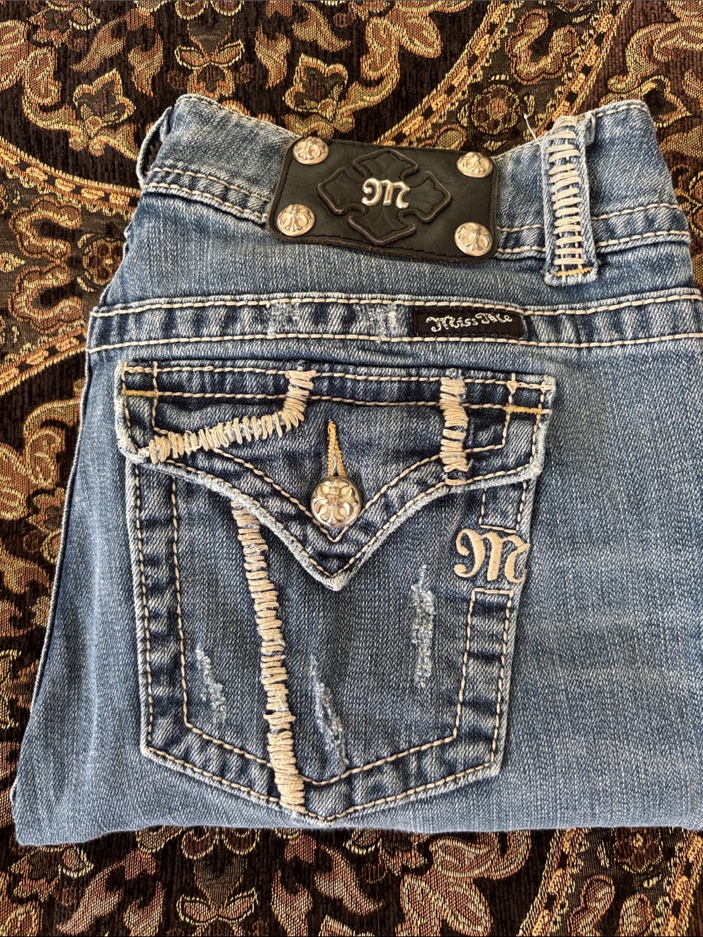 Miss Me Medium Blue Distressed Capri Jeans with Embroidered Pocket